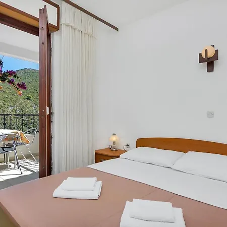 شقة And Nikola Zastražišće