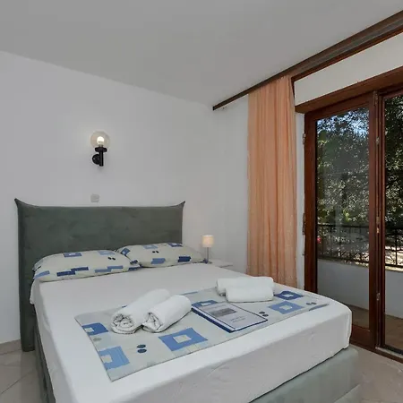 And Nikola شقة Zastražišće