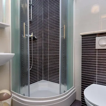 شقة And Nikola Zastražišće