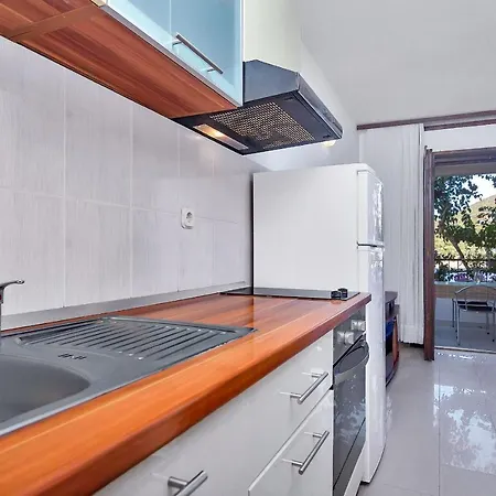 And Nikola Zastražišće