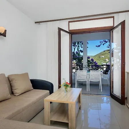 شقة And Nikola Zastražišće