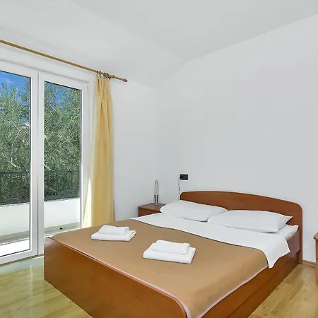 And Nikola Apartamento *