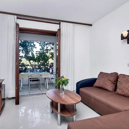 And Nikola شقة Zastražišće