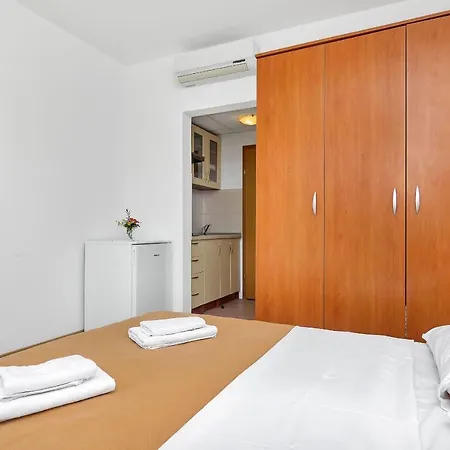 And Nikola شقة Zastražišće